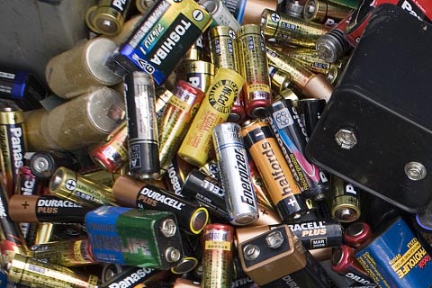 ①广宁南街收废旧钴酸锂电池②怎么回收锂电池③报废电池回收价格
